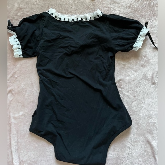 Cute Bodysuit 🖤🤍 - Picture 4 of 4